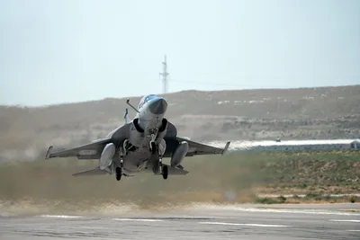 ВВС Азербайджана провели тренировочные полеты с участием JF-17C, Су-25МЛ и L-39-ФОТО