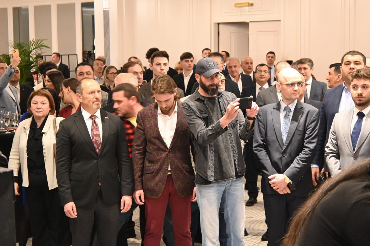 Buxarest şəhərində ölkəmizin müstəqillik gününə həsr olunmuş təntənəli tədbir keçirilib