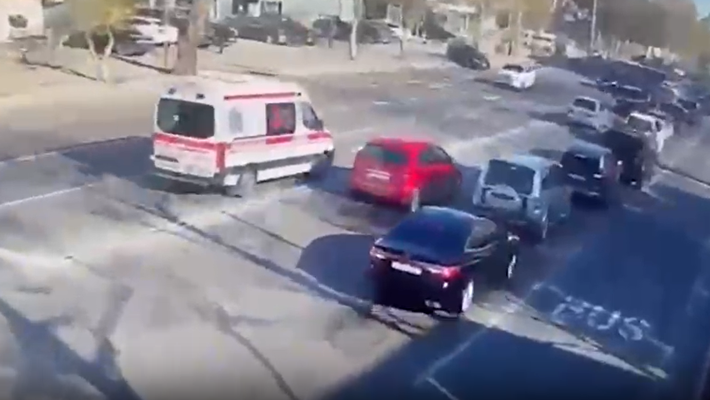 В Баку водитель скорой помощи под наркотиками устроил опасную езду