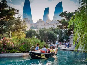Азербайджан отменил визы для туристов из Японии и Южной Кореи