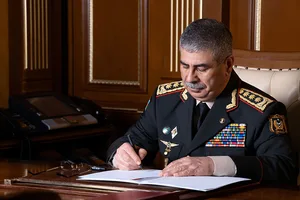Министр обороны Азербайджана выразил соболезнования пакистанской стороне