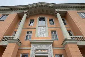 Снять арест со здания Дома художника в Бишкеке требует мэрия: сегодня суд