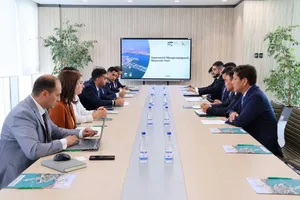 Казахстан и Азербайджан обсудили создание грузового терминала в порту Алят