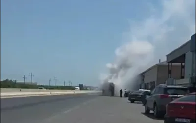 В Баку загорелся еще один маршрутный автобус