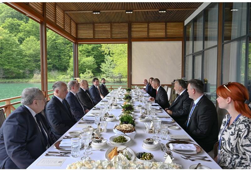 Prezident İlham Əliyevin adından Çexiyanın Baş nazirinin şərəfinə rəsmi nahar verilib