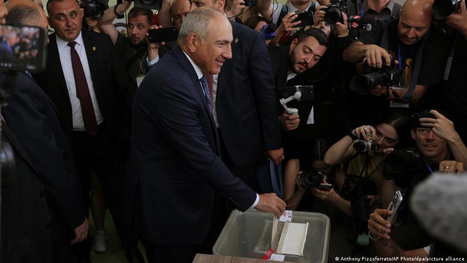 Выборы в Армении. ЦИК обработала все бюллетени: побеждает партия Никола Пашиняна