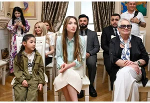 Алена Алиева приняла участие в благотворительном мастер-классе для детей в Центре творчества Максуда Ибрагимбекова