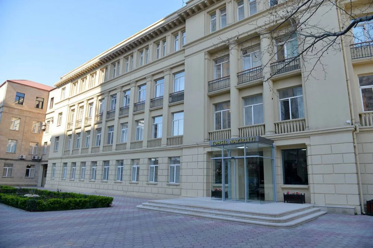 Историю Азербайджана в VII классах с обучением на иностранных языках будут преподавать на азербайджанском