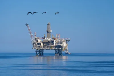 Нефть торгуется разнонаправленно