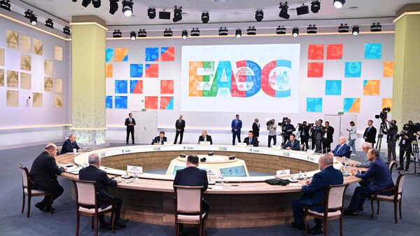 Путин предложил обсудить планы Армении по ЕС на саммите ЕАЭС