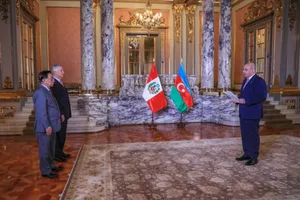 Посол Азербайджана в Перу вручил верительные грамоты президенту страны