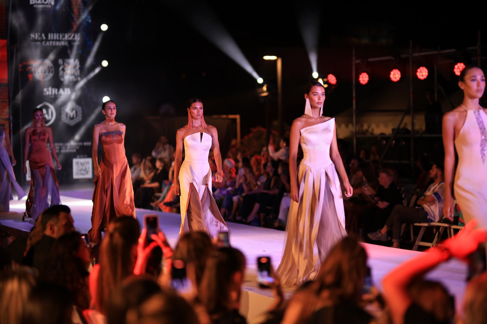 Три дня Баку жил в ритме мировой моды Azerbaijan Fashion Week (ФОТО)