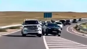 Опасные маневры выпускного кортежа попали на видео в Туркестанской области