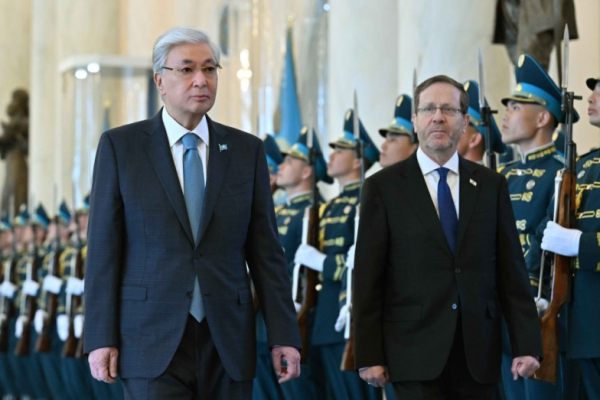 İsrail Prezidenti Astanada