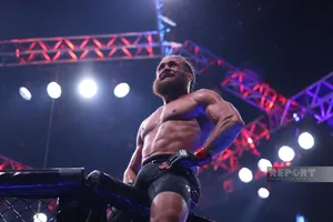 Рафаэль Физиев победил Мануэля Торреса в главном бою UFC Fight Night Baku
