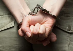 В Баку задержаны наркокурьеры с 6 кг марихуаны и опиума