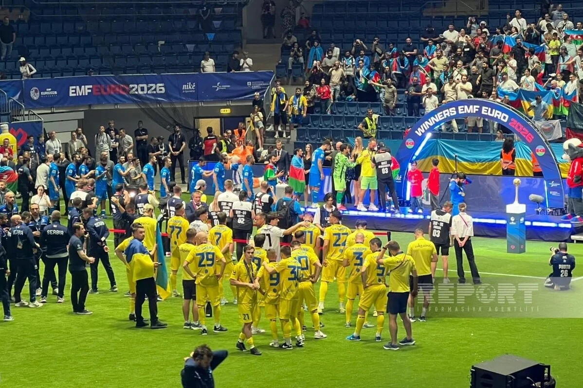 Сборной Азербайджана по мини-футболу вручен кубок чемпиона Европы