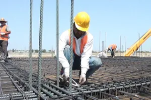 Qobustanda qəzalı körpünün yerində yeni körpünün tikintisinə başlanılıb