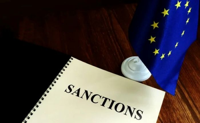 Антироссийские санкции ЕС: запрещены операции с кыргызским «ЭкоИсламикБанком»