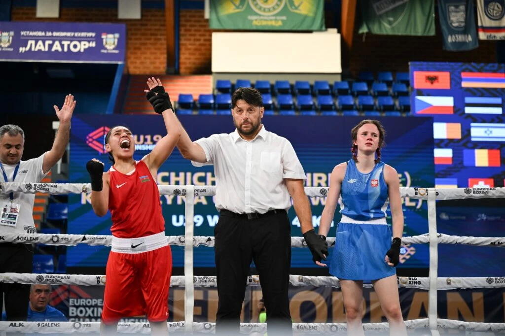 Азербайджанская боксерша вышла в полуфинал Евро