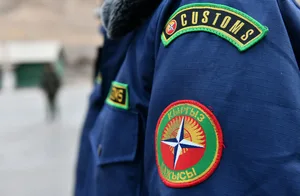 В Баткене задержали сотрудников таможни, погранслужбы и ветслужбы по делу о коррупции