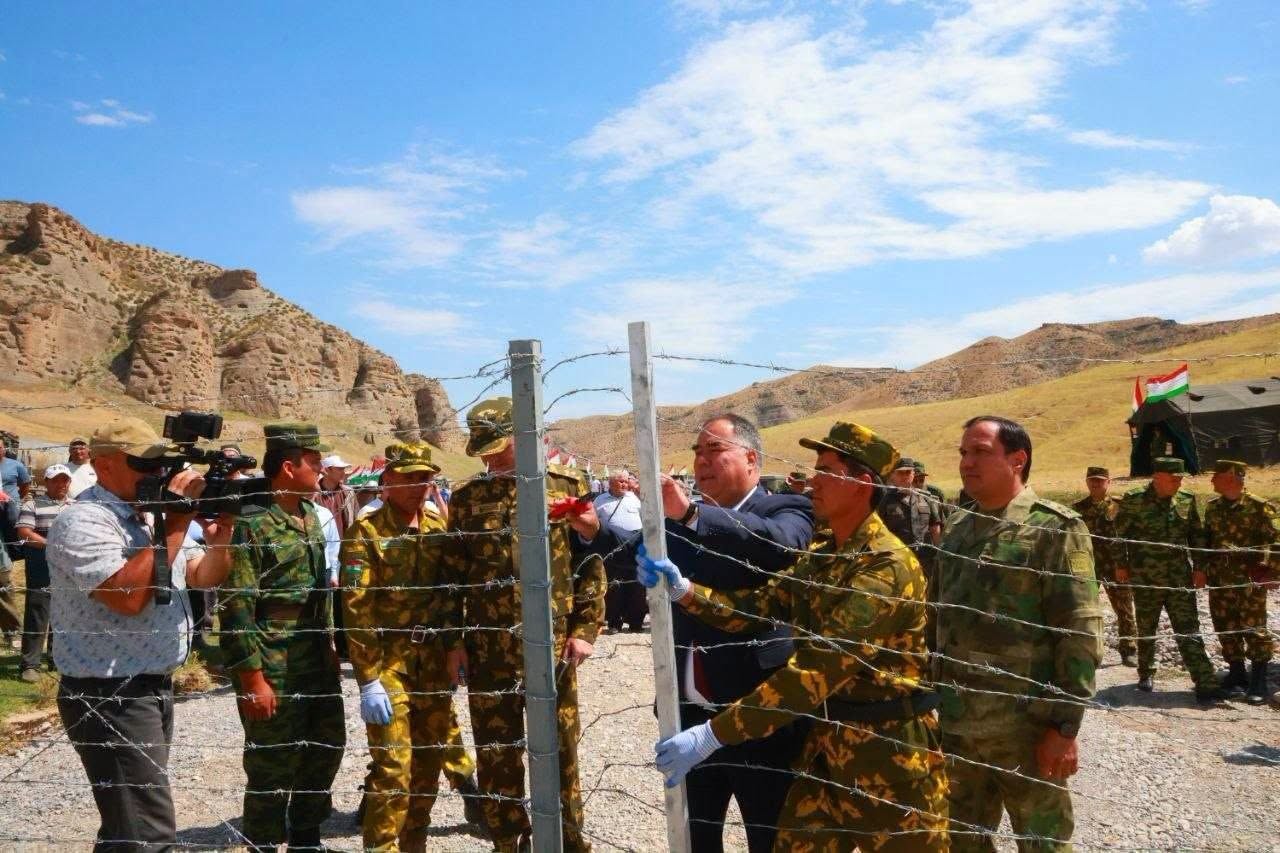 Таджикистан завершил обустройство более 300 километров границы с Кыргызстаном