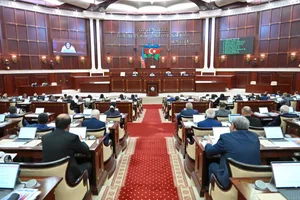 В Милли Меджлисе обсуждают 13 вопросов