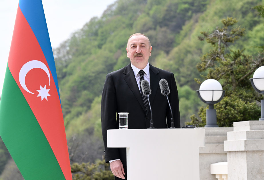 Prezident İlham Əliyev: Çexiyaya qonşu olan ölkələrə Azərbaycan təbii qaz ixrac edir