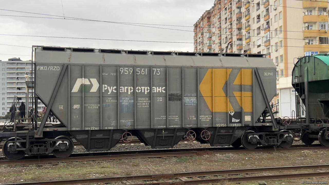 Из России в Армению транзитом через Азербайджан отправлено 8 вагонов пшеницы
