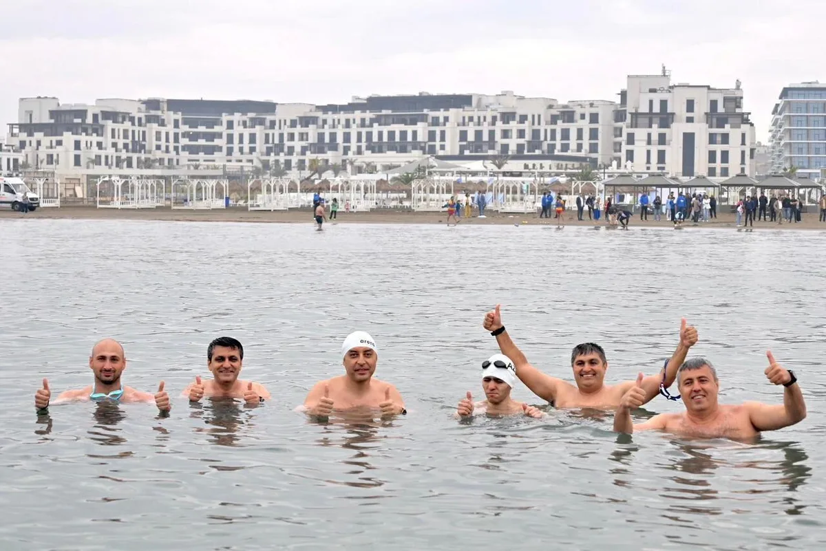 В Sea Breeze прошла массовая акция по плаванию в море