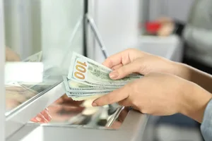 Объем денежных переводов в Азербайджан вырос на 29,4% за квартал