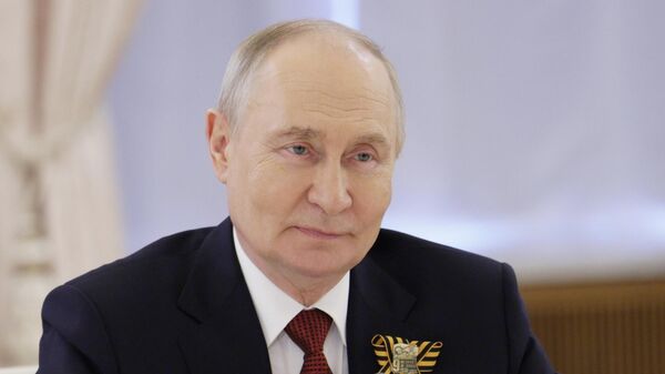 Владимир Путин провел пресс-конференцию в День Победы — видео