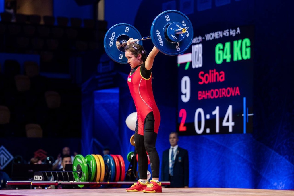 Солиха Баходирова принесла Узбекистану первую медаль на чемпионате Азии по тяжелой атлетике