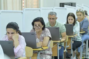 Sabah müəllimlərin sertifikasiya imtahanları
