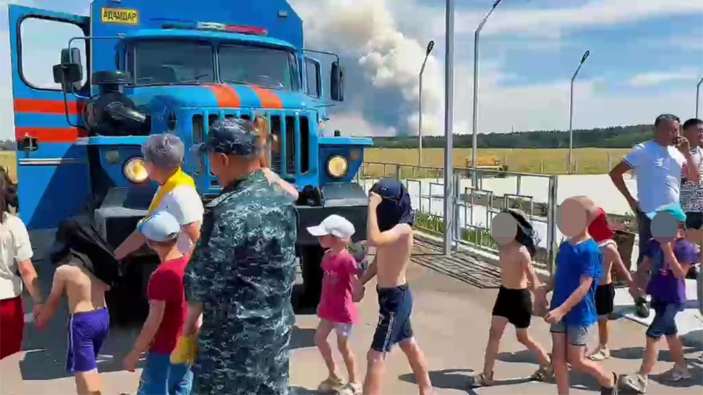 Более 200 человек эвакуировали из детского лагеря из-за пожара в “Семей орманы“