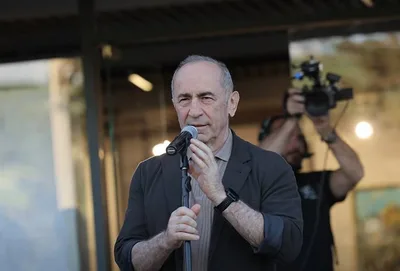 Ermənistanda Robert Köçəryanın həbs edilməsi məsələsi ilə bağlı məhkəmə iclası başlayıb