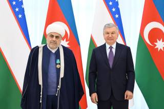 Президент Узбекистана наградил шейх-уль-ислама Аллахшукюра Пашазаде орденом «Эл-юрт ҳурмати»