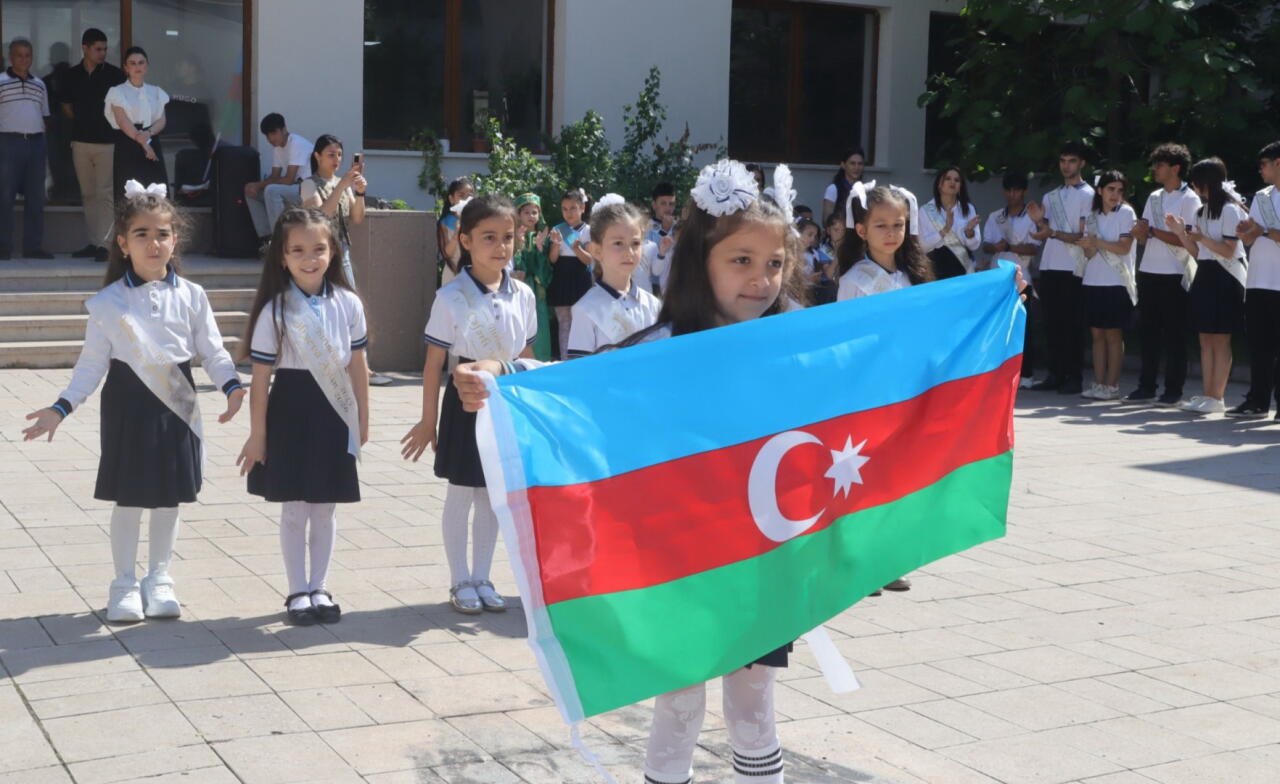 Xankəndi, Xocalı və Ağdərə məktəblərində “Son zəng” çalınıb