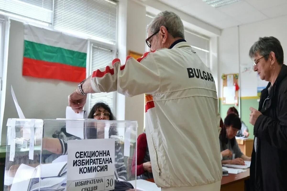 В Болгарии стартовали досрочные выборы в парламент