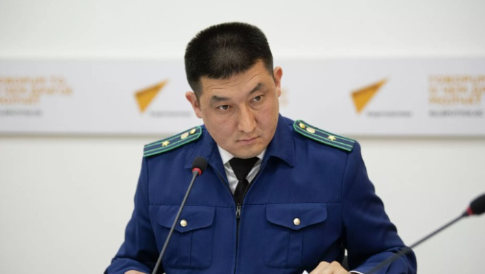 Садыр Жапаров сменил замгенпрокурора - военного прокурора