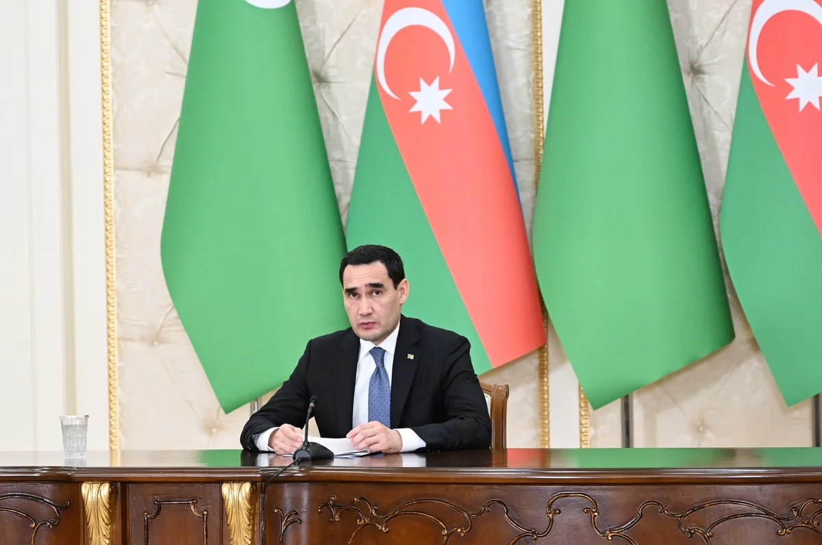 Бердымухамедов поблагодарил Ильхама Алиева за переданный в дар Туркменистану танкер "Достлуг"