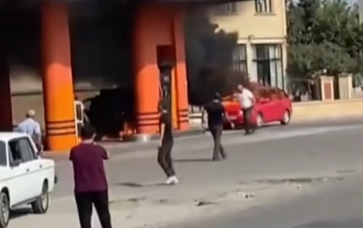 В Азербайджане очевидец предотвратил возможный взрыв на АЗС