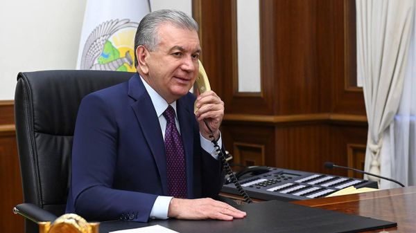Шавкат Мирзиёев поздравил Первого Президента Казахстана с днем рождения