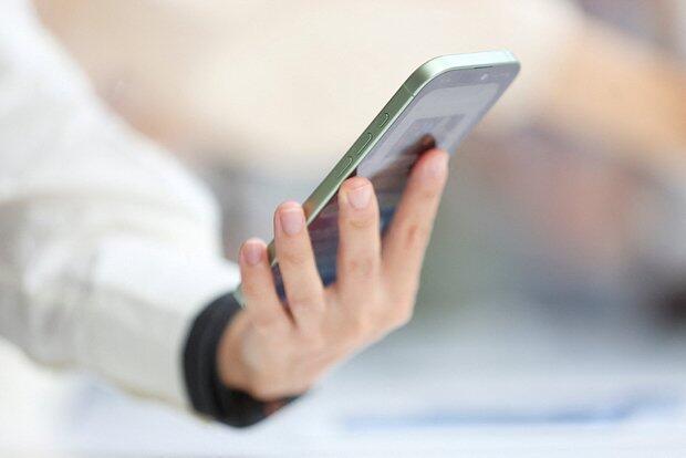 iPhone batareyası boşaldıqdan sonra ölməyə başlayıb