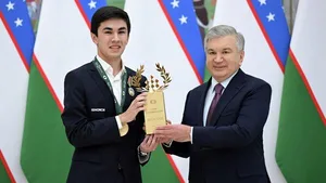 Государственная награда для победителя: Синдаров получил орден из рук президента