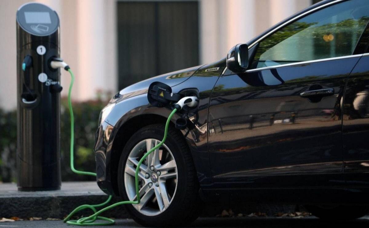 Azərbaycana gətirilən elektromobillərin sayı açıqlanıb