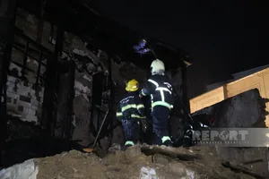 В Ясамальском районе Баку произошел пожар в двухэтажном жилом доме