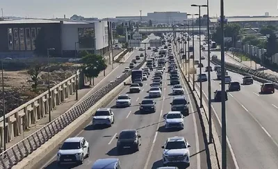 В Баку на некоторых улицах и проспектах затруднено движение транспорта
