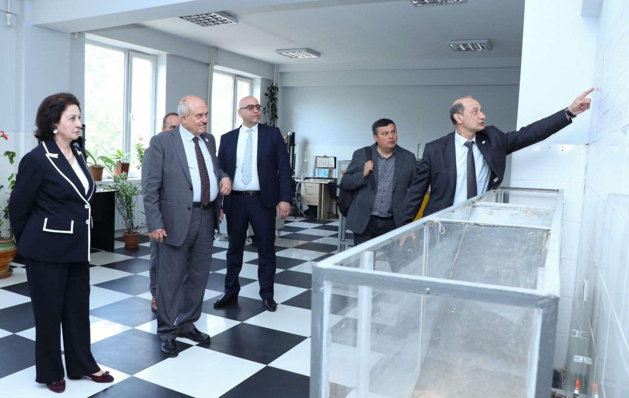 Fələstinin yerli özünüidarəetmə naziri, AzMİU məzunu Sami Hijjawi doğma universitetində