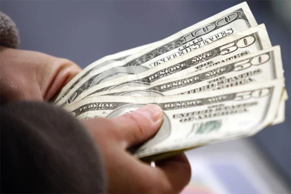 Оборот валютообменных операций физлиц в Узбекистане вырос на 31%